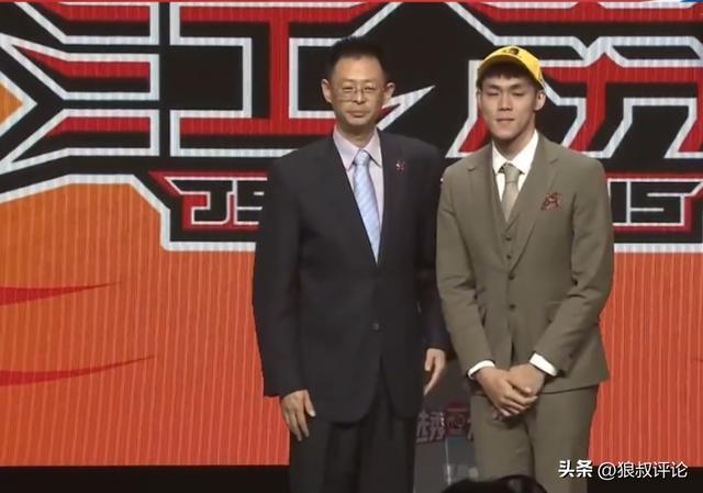 B体育登录入口-投票力压胡明轩郭艾伦！CBA探花秀携手徐杰当选第一周南区前2名