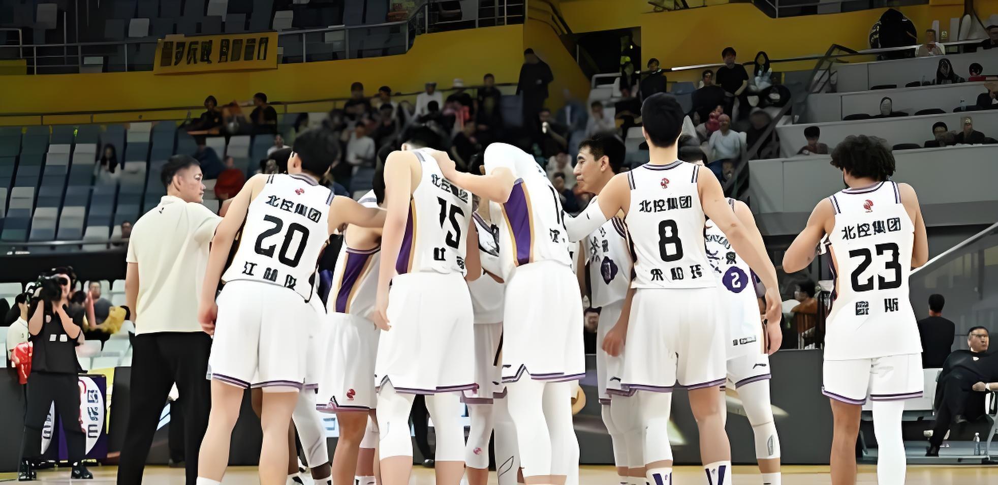 B体育app下载-CBA“土豪队”大洗牌！主教练火速下课，多名球员进交易名单？